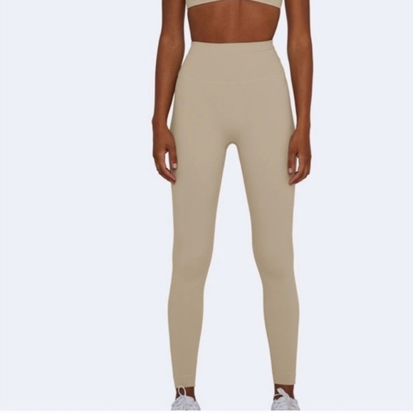 SET ACTIVE Sportbody leggings in Oatmilk Women’s SIZE LARGE - Picture 1 of 6